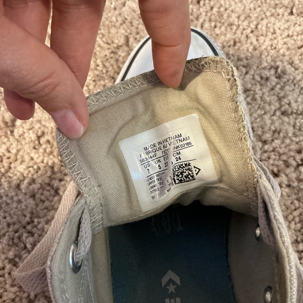 Converse - Picture 3 of 3